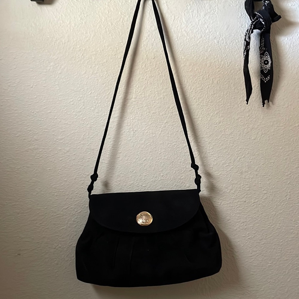 Vintage soft leather crossbody bag with removable straps!